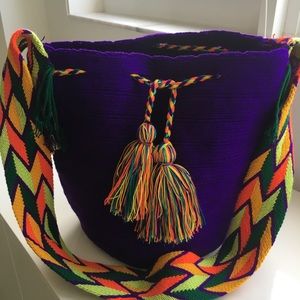 New hand-made Colombian Wayuu Cross-over bag